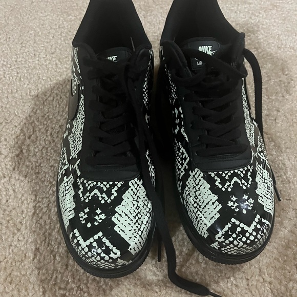 Black Custom Airforces - Picture 4 of 5